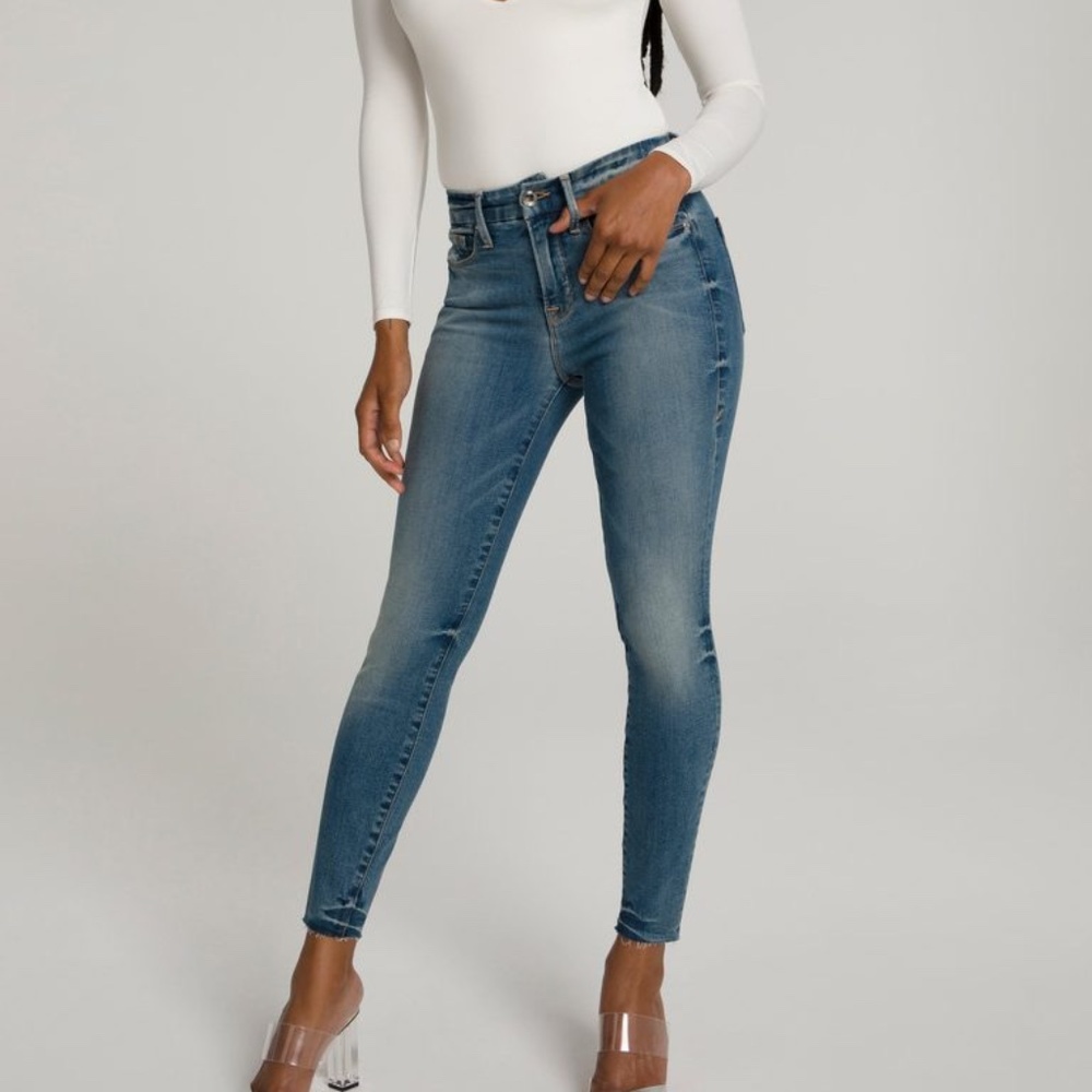 Good American Good Legs Crop 4/27